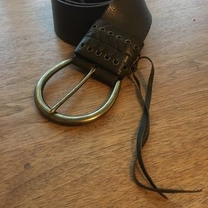 Gifted:Olive green Linea Pelle belt